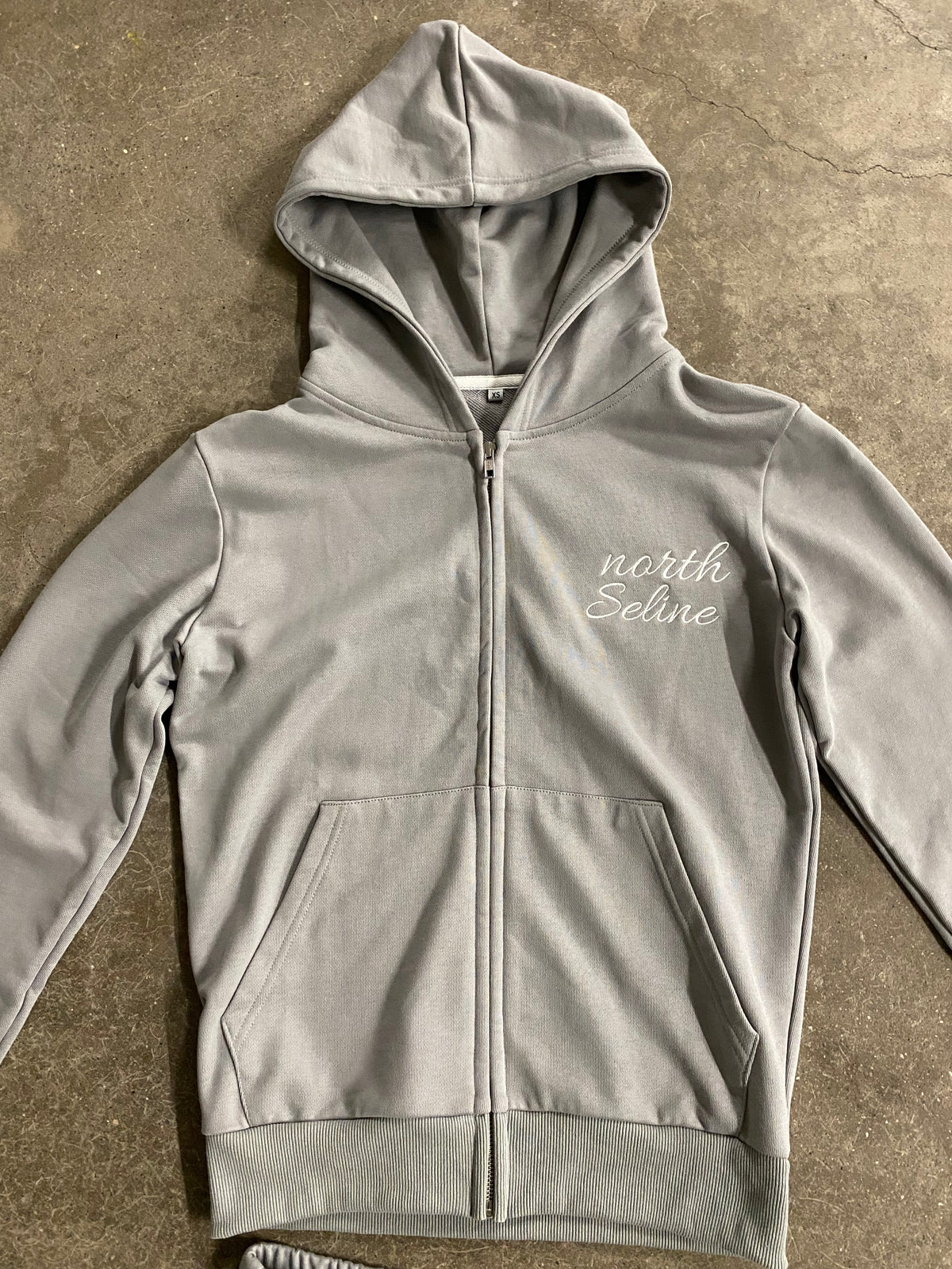 ULTRA GREY "HOODIE"