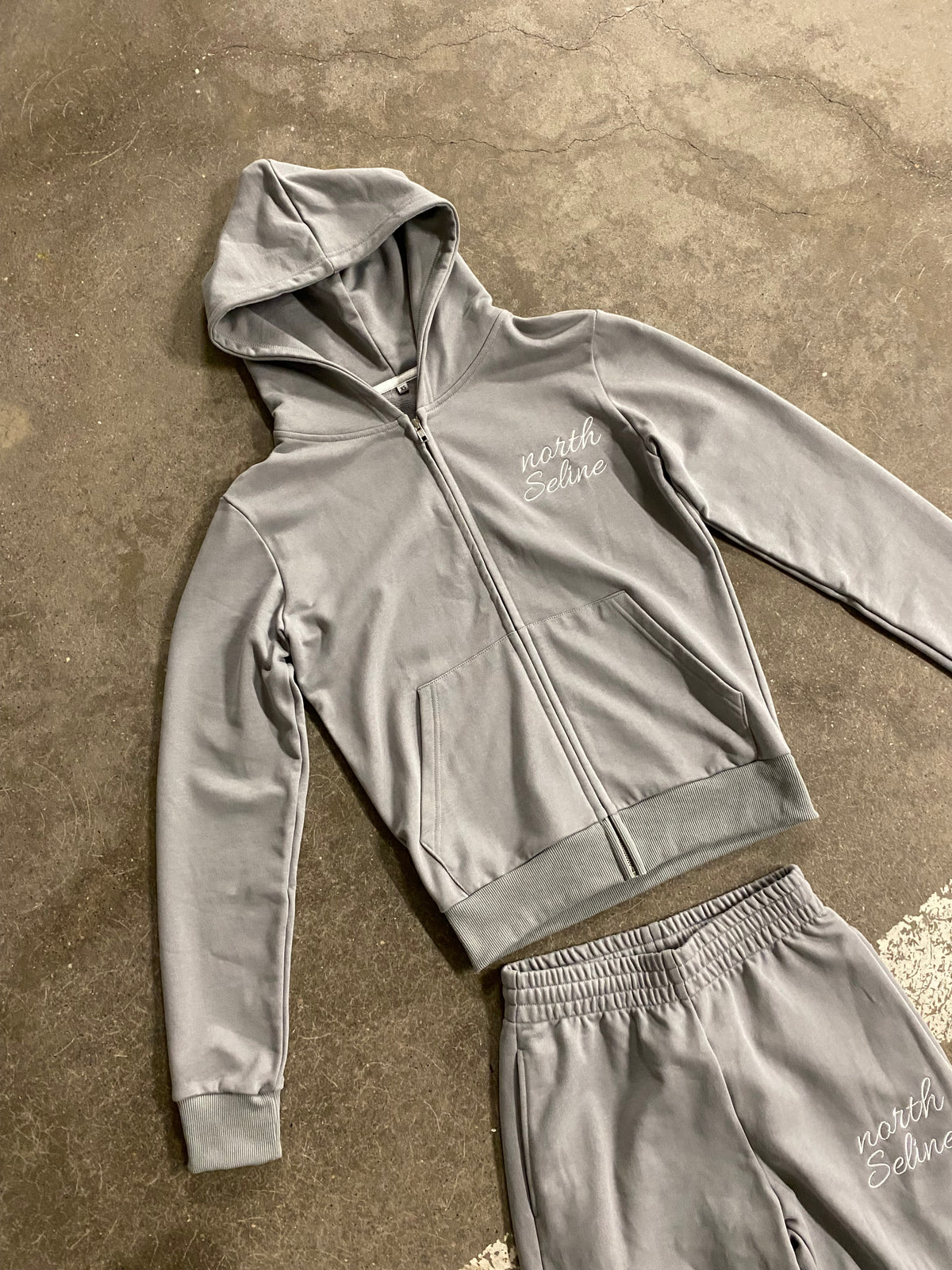 ULTRA GREY "HOODIE"